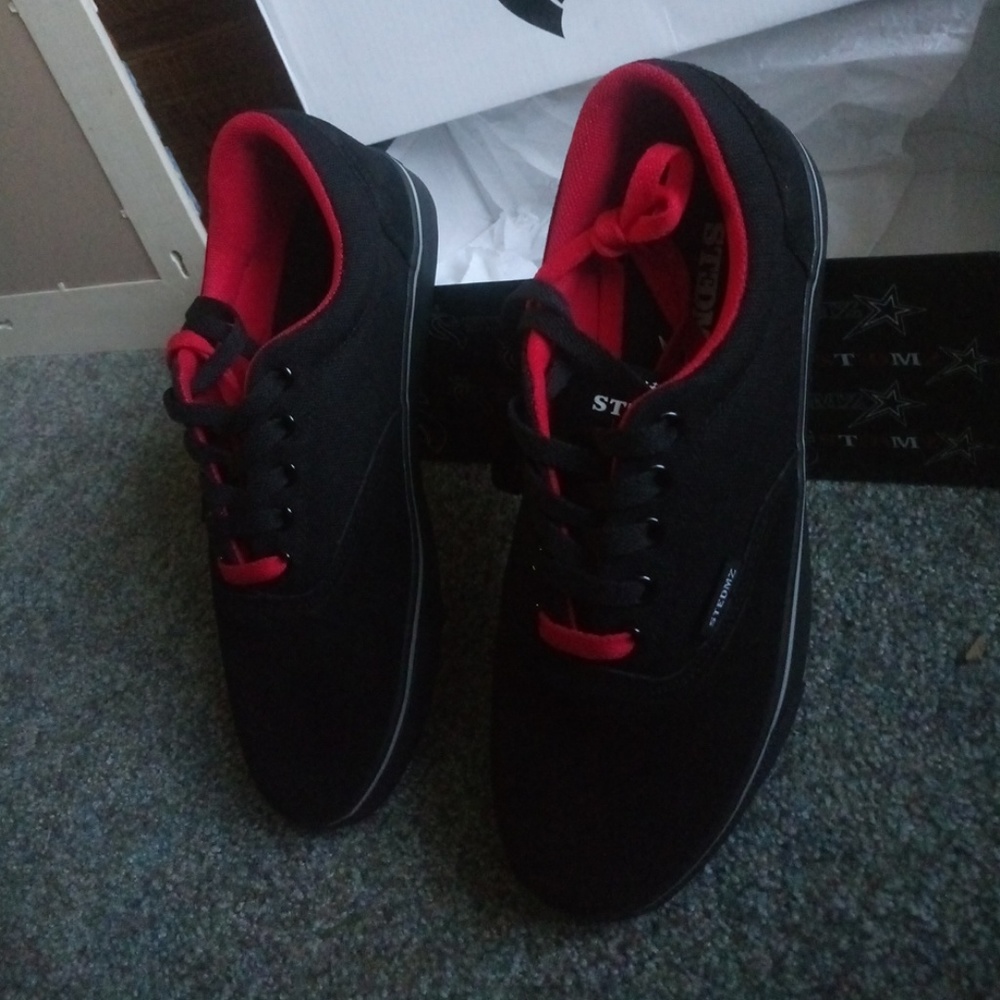 Unworn nib stedmz mens skate shoes
